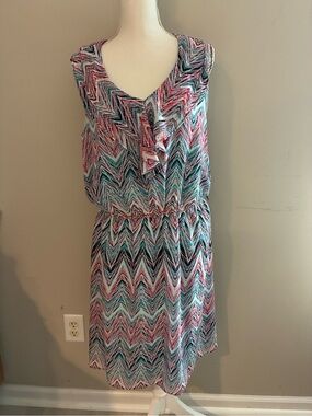 Sleeveless Chevron Print V-Neck Dress in Teal & Pink